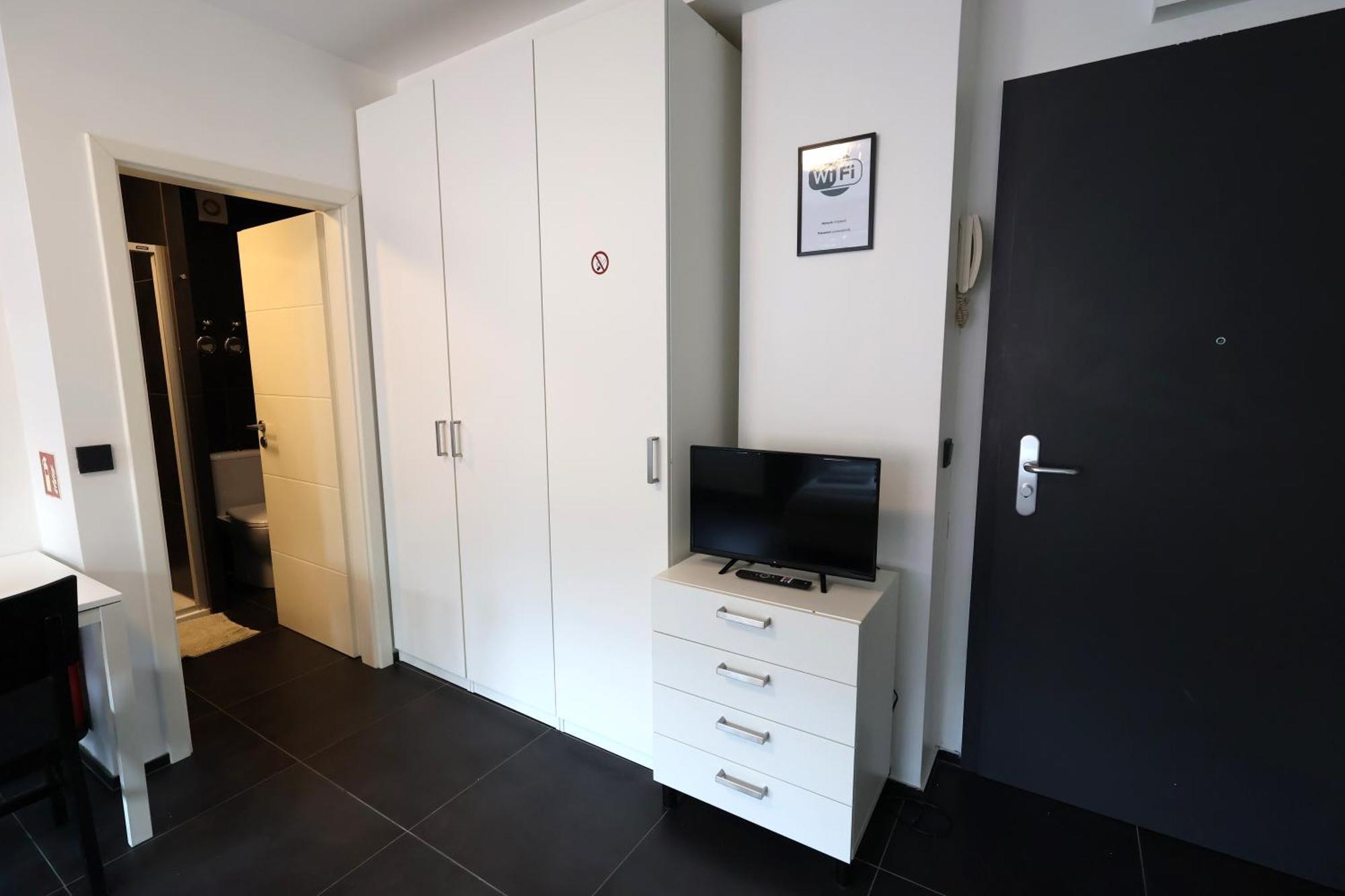 Near Train Station Appartement